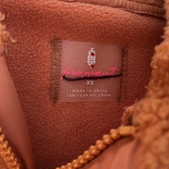 Free People Fuzzy Was She Fleece Pullover NWT Size Small - Picture 7 of 14